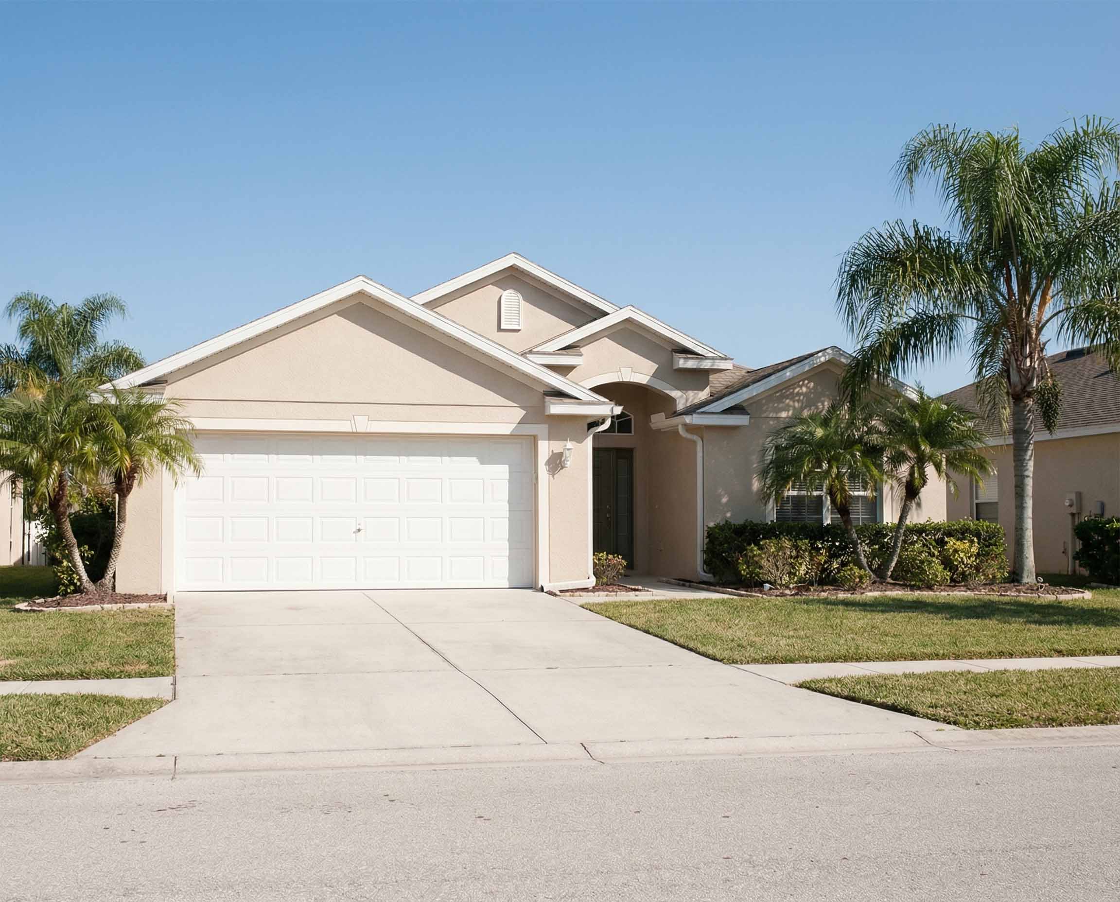 Residential garage door repair – Sarasota